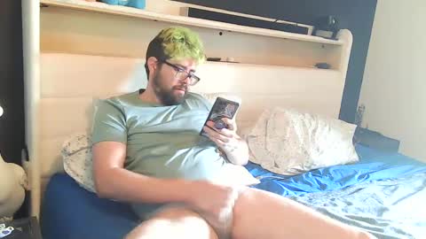 Snapshot of snackonzach chatting on September 13, 2025, 3:12 pm snackonzach online show from September 13, 2025, 3:12 pm