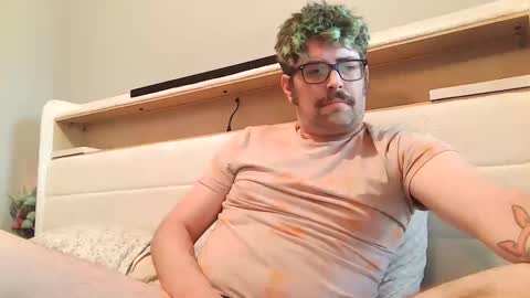 Snapshot of snackonzach chatting on June 7, 2026, 12:26 am snackonzach online show from June 7, 2026, 12:26 am