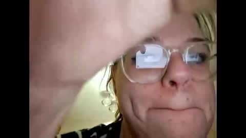 snapperzapper95 online show from January 15, 2026, 5:49 pm