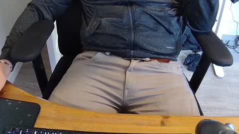 Sneakybill online show from March 11, 2026, 7:25 am