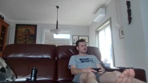 snoecks online show from May 22, 2026, 5:07 pm