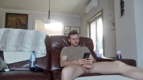 snoecks online show from May 23, 2026, 9:24 am