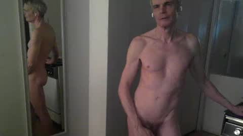 snoro111 online show from April 1, 2026, 12:11 am