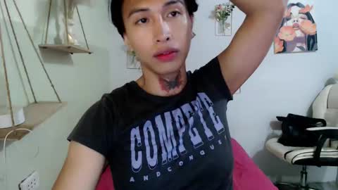 Snapshot of snow_2000 chatting on April 1, 2026, 9:21 am snow_2000 online show from April 1, 2026, 9:21 am