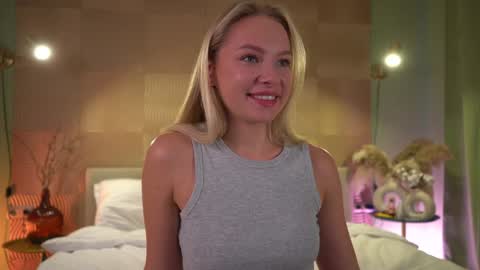 Candice Snow online show from December 15, 2024, 12:06 pm