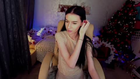 snow_whiteeex online show from December 31, 2024, 11:09 am