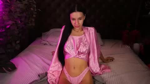 snow_whiteeex online show from November 2, 2025, 6:38 am