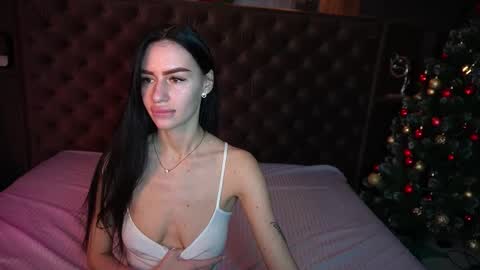 snow_whiteeex online show from December 22, 2025, 6:43 am