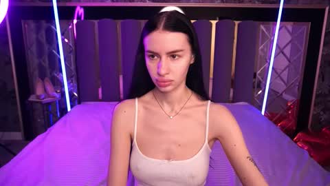 snow_whiteeex online show from February 9, 2026, 6:39 am