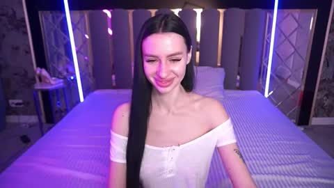 snow_whiteeex online show from March 7, 2026, 6:43 am