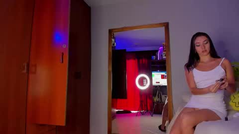 Snapshot of snowbabyxox chatting on February 22, 2025, 3:58 pm snowbabyxox online show from February 22, 2025, 3:58 pm