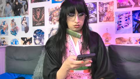 Snow and Bubble online show from September 25, 2025, 5:38 pm