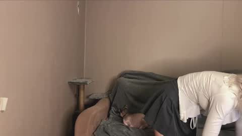 snowy_alice online show from October 11, 2025, 9:30 am