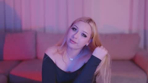 Snapshot of snowyphoenix chatting on January 13, 2026, 1:11 am Snowy Bubbles online show from January 13, 2026, 1:11 am