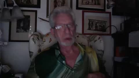 Snapshot of so_erotic_sub chatting on February 1, 2026, 7:29 am ImYourBitch online show from February 1, 2026, 7:29 am