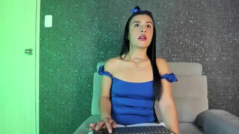 Snapshot of soffialopez_ chatting on October 19, 2025, 12:17 pm Sofia online show from October 19, 2025, 12:17 pm
