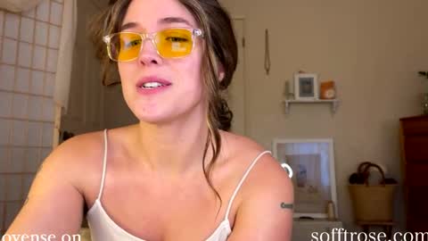 Julia    online show from January 5, 2025, 12:09 am