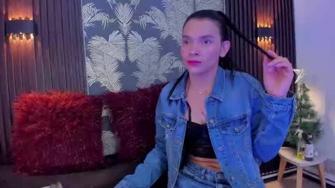 Snapshot of sofi_lassa chatting on November 16, 2025, 4:45 pm SOFIA online show from November 16, 2025, 4:45 pm