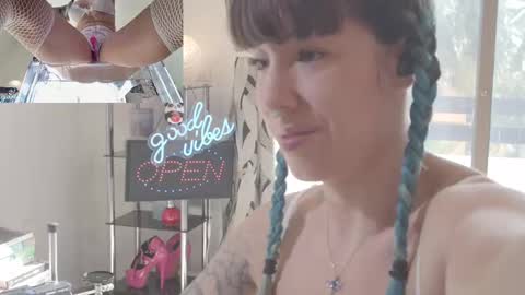 Sofi Mora online show from March 2, 2025, 2:54 pm