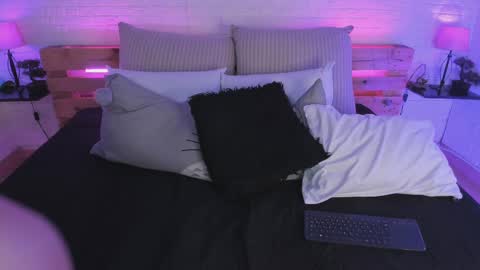 sofi_sp online show from February 22, 2025, 5:46 pm