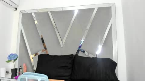 Snapshot of sofia1candyht chatting on February 9, 2025, 9:17 pm SOFIA online show from February 9, 2025, 9:17 pm