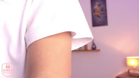 sofia_arango1107 online show from November 6, 2025, 6:20 pm