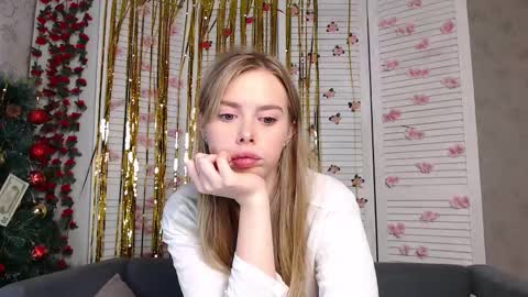 Sofia here online show from December 17, 2025, 12:16 am