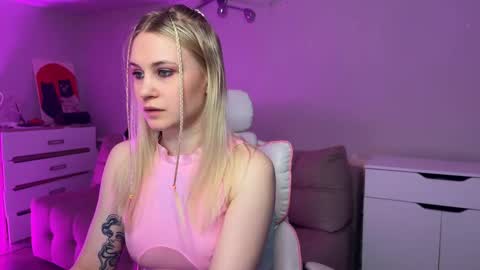 Sofia online show from February 2, 2026, 3:38 am