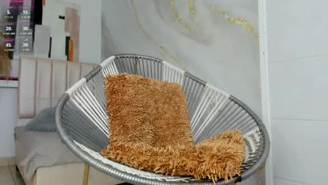 Sofi  online show from April 1, 2026, 7:22 pm