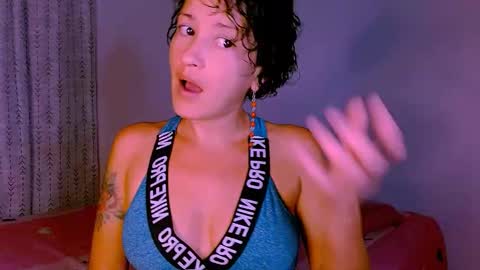 Sofia  online show from September 28, 2025, 10:04 pm