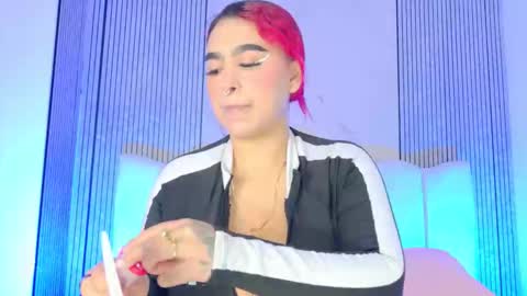 Sofia online show from December 23, 2025, 3:04 am