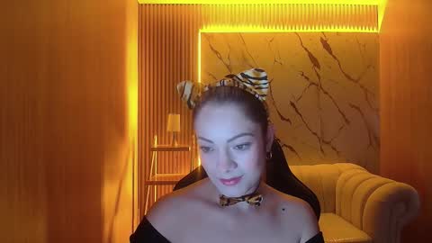 Snapshot of sofia_nova_tf chatting on February 5, 2026, 1:27 pm sofi online show from February 5, 2026, 1:27 pm