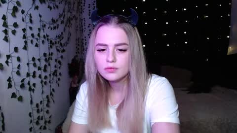 sofia_rosemary online show from February 25, 2025, 3:16 pm