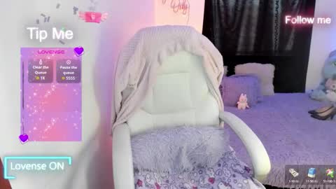 Sofia Thomson online show from September 20, 2025, 11:22 am