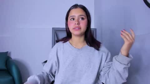 Sofa online show from September 22, 2025, 12:51 pm