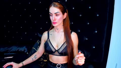 Snapshot of sofiacarter__ chatting on December 26, 2024, 12:57 am SofiaCarter online show from December 26, 2024, 12:57 am