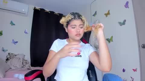 Snapshot of sofiacastillo01 chatting on September 21, 2025, 1:35 pm sofiacastillo01 online show from September 21, 2025, 1:35 pm