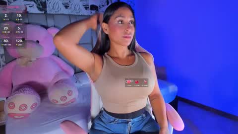 Sofia  online show from November 25, 2025, 9:04 pm