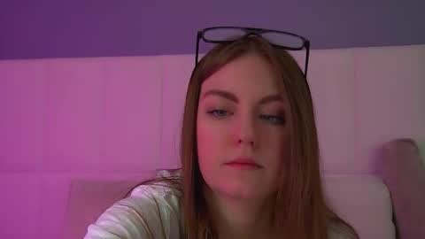 Snapshot of sofiasarvain chatting on February 6, 2026, 6:33 pm Sofia online show from February 6, 2026, 6:33 pm