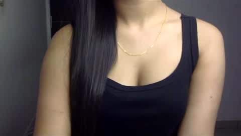 Snapshot of sofie_diva chatting on February 4, 2025, 7:00 pm divya online show from February 4, 2025, 7:00 pm