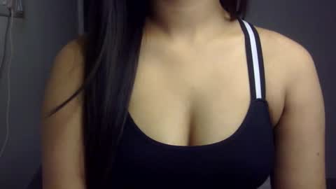 Snapshot of sofie_diva chatting on March 9, 2025, 6:00 pm divya online show from March 9, 2025, 6:00 pm