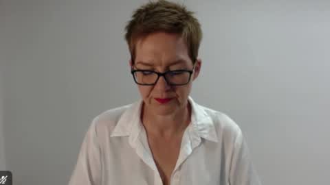 Sofie Velvet online show from April 27, 2026, 6:22 am