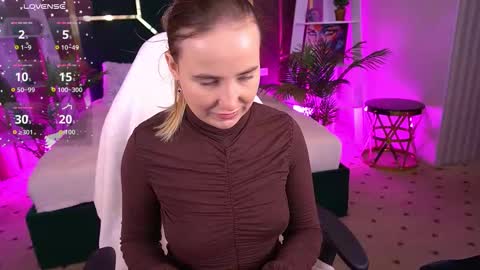 Sofie online show from October 1, 2025, 4:51 am