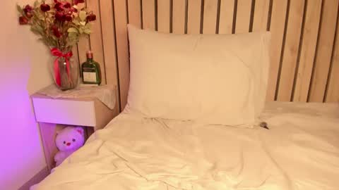 Snapshot of sofiesoft chatting on October 11, 2025, 12:32 am Sofie online show from October 11, 2025, 12:32 am