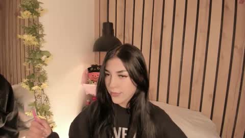 Snapshot of sofiesoft chatting on December 21, 2025, 7:21 pm Sofie online show from December 21, 2025, 7:21 pm