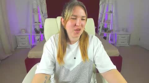 sofii_darling online show from March 23, 2026, 5:39 pm