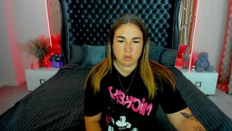 sofii_darling online show from July 7, 2026, 5:06 pm