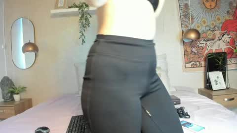 sofii_wild online show from May 16, 2026, 12:26 pm