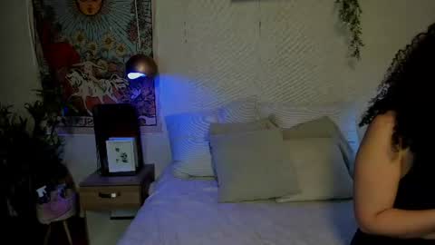 sofii_wild online show from June 17, 2026, 11:56 am