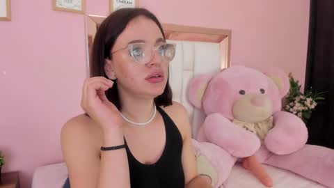 Sofi agudelo online show from February 6, 2025, 5:03 am